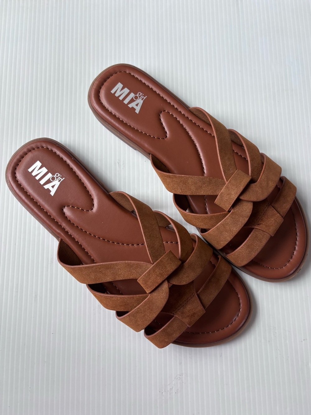 NWOT MIA Girl Women’s sandal, Tan-size 9